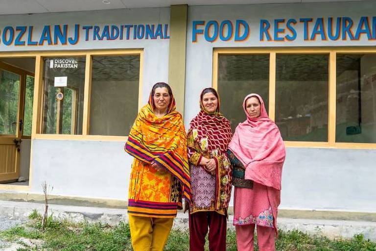 O Café Bozlanj serve pratos tradicionais de Hunza, muito diferentes da comida paquistanesa