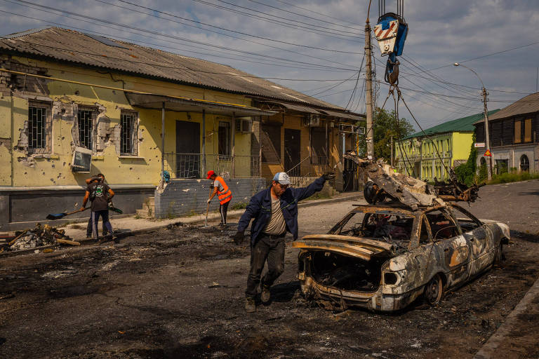 Correio se torna crucial em áreas conflagradas na Ucrânia