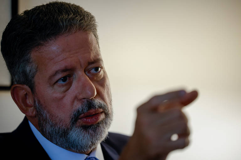 Lira afirmou que o PP na Câmara passou a integrar a base de Lula, apesar de o presidente do partido, Ciro Nogueira, defender a oposição ao governo