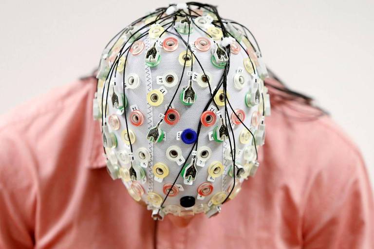 'Empresas já leem nossas mentes e vão saber mais com neurotecnologia', diz pesquisadora