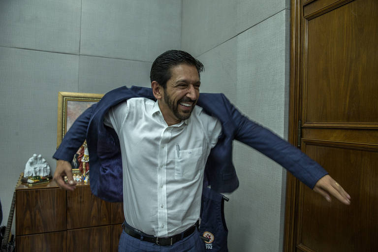 "Essa coisa de depender de alguém para ficar conduzindo [não é comigo]. Eu vou contar minha história de vida", afirmou Nunes em entrevista à Folha em seu gabinete, na quarta-feira (13)