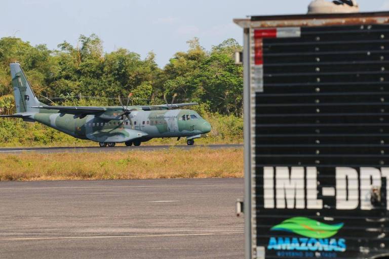 Corpos de vítimas de acidente aéreo no Amazonas são liberados para famílias