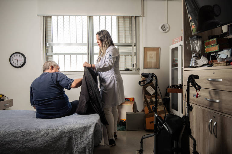Carolina Polloni de Donato, terapeuta ocupacional do Residencial Israelita Albert Einstein e atua na reabilitação e tratamento de idosos