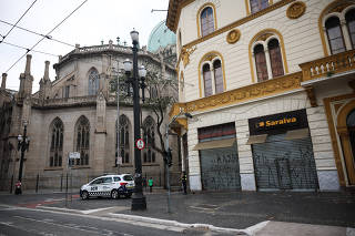 Loja da livraria Saraiva fechada, na Praça da Sé