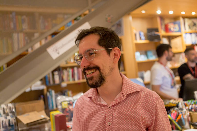 O escritor e editor Antônio Xerxenesky