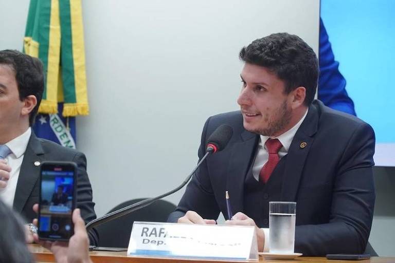 Deputado estadual Rafael Saraiva (União Brasil-SP) durante sessão na Câmara dos Deputados, em Brasília
