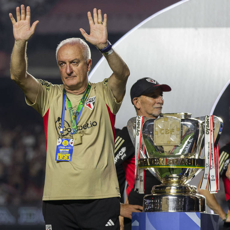 Lucas celebra título da Copa do Brasil com o São Paulo e afirma: Nunca  vivi isso, nada se compara, são paulo