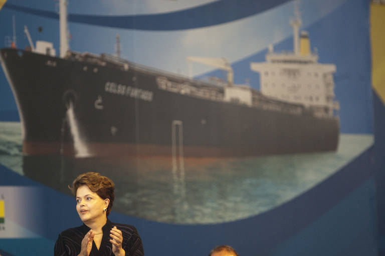 Em novembro de 2011, Dilma foi ao Estaleiro Mauá, em Niterói (RJ), para o lançamento do navio petroleiro Celso Furtado, o primeiro do programa de renovação da frota da Petrobras.