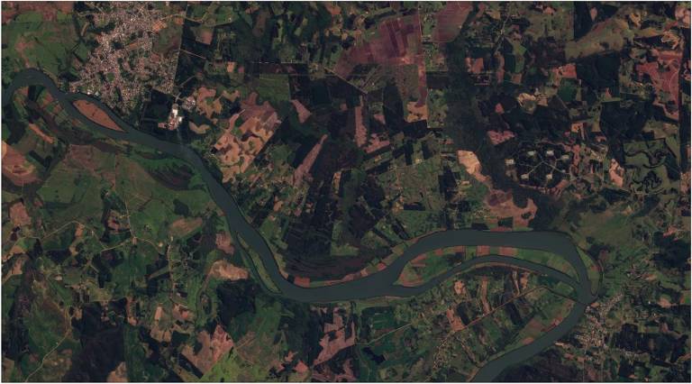 imagem de satélite mostra terreno antes de chuva