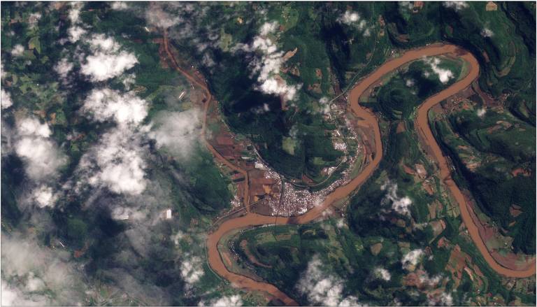imagem de satélite mostra terreno depois de chuva