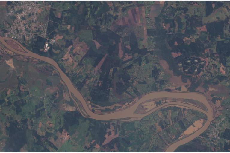 imagem de satélite mostra terreno depois de chuva