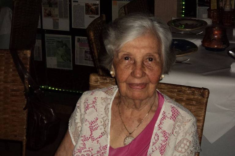 A matemática pernambucana Maria Laura Mouzinho (1917-2013)