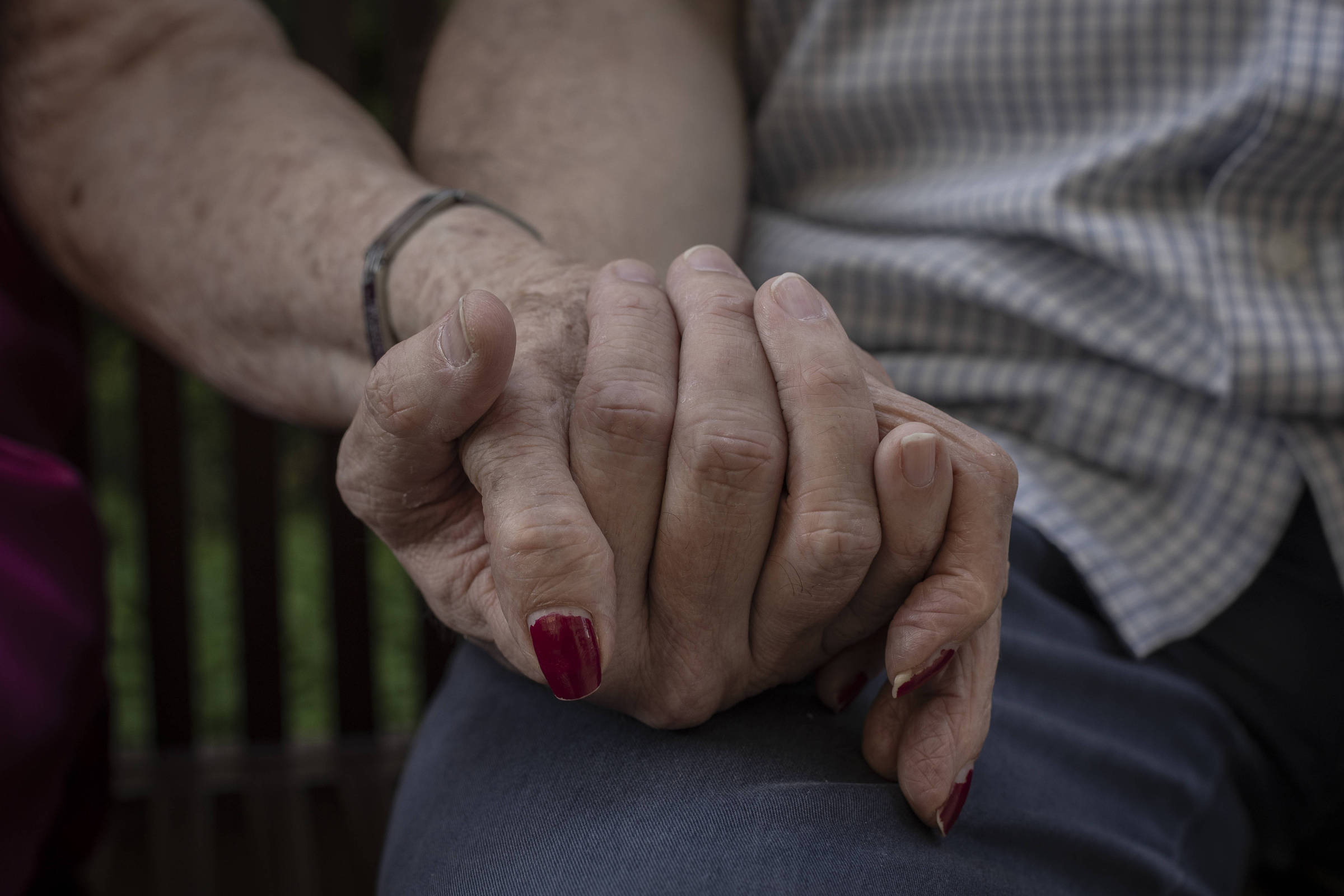 Exame de sangue pode identificar sinais precoces do Alzheimer, aponta estudo brasileiro
