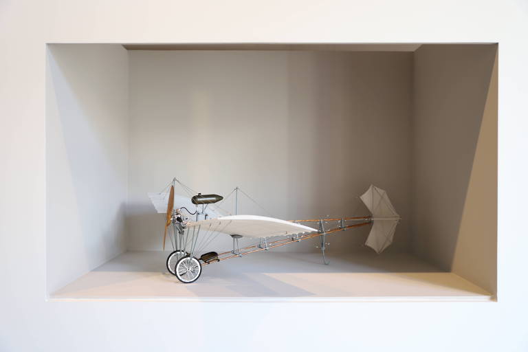 Maquete do modelo de avião Demoiselle