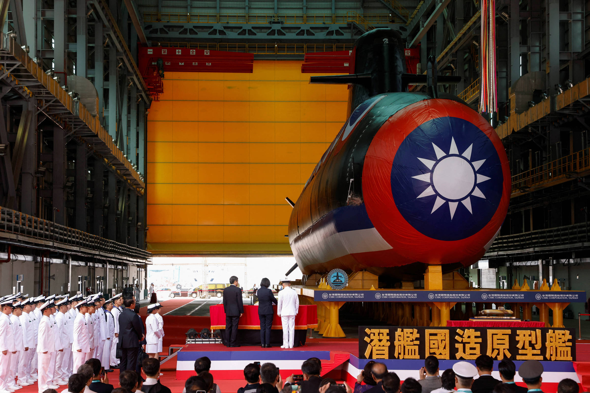 Taiwan apresenta primeiro submarino de produção local