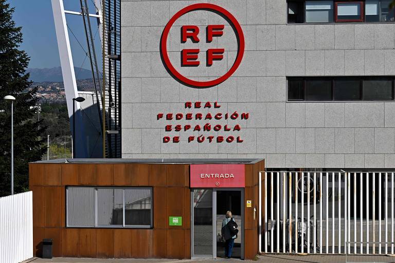 Cerco judicial aperta para o Barcelona em caso de escândalo de arbitragem