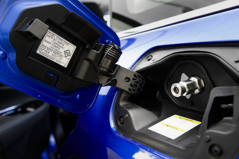 Abastecimento em cinco minutos, autonomia de mais de 600 km e peso do veículo são algumas vantagens em relação ao puramente elétrico