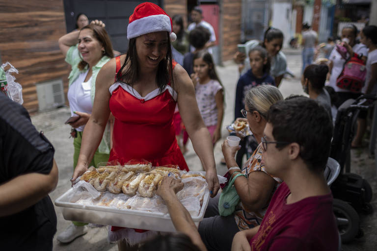 Dyane Ayala realiza festa de Natal para crianças de comunidade carente