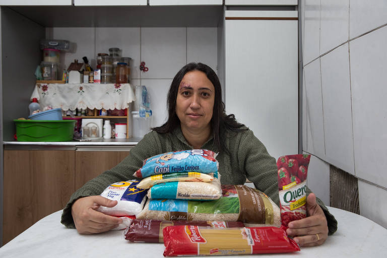 Em julho de 2022, quando o Auxílio Brasil subiria de R$ 400 para R$ 600, Dyane relatava as dificuldades em comprar alimentos com a renda que já chegava corroída pela inflação em alta