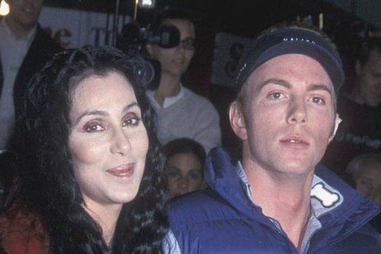 Cher pede à Justiça tutela do filho de 47 anos após ser acusada de sequestrá-lo