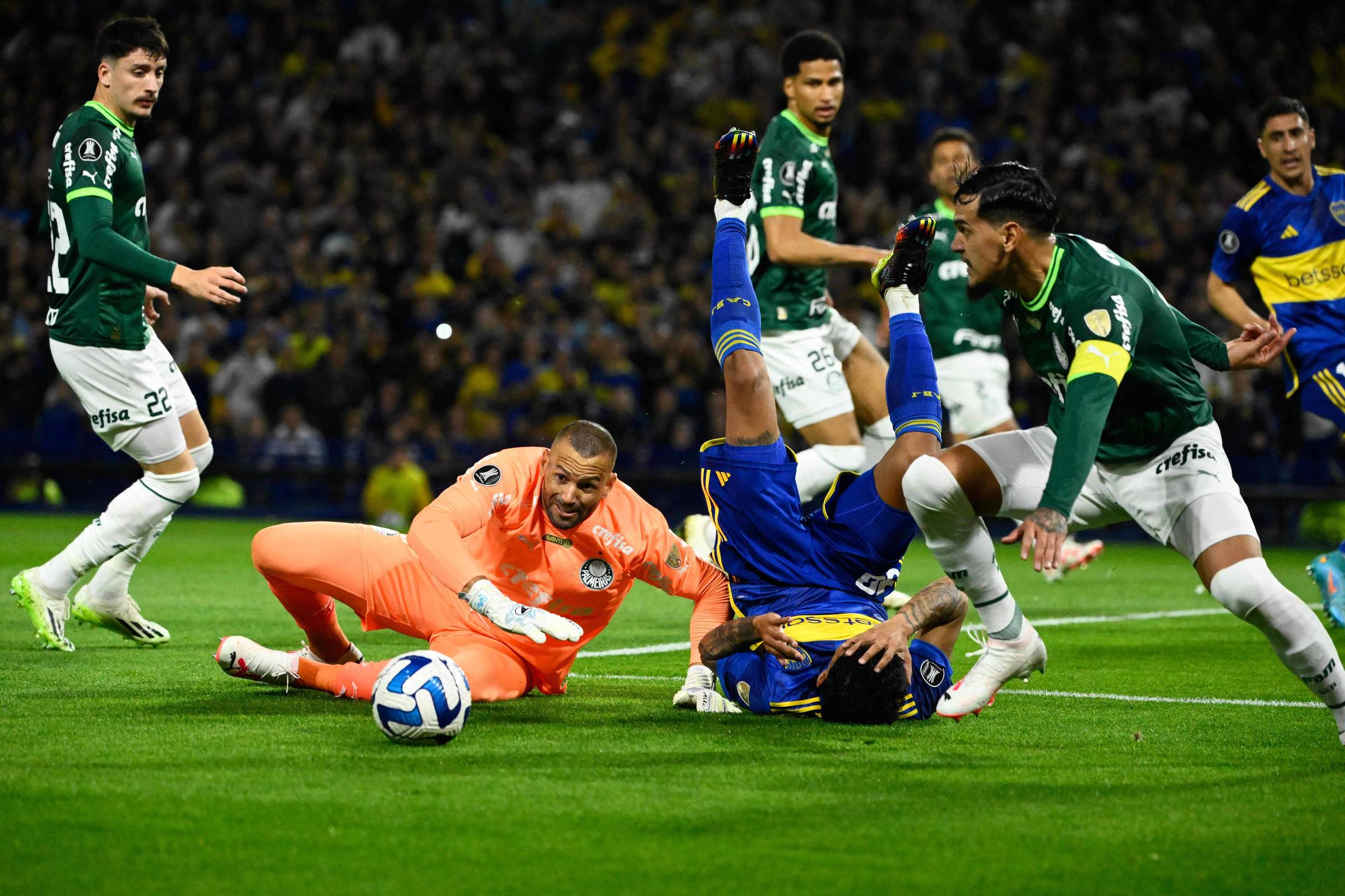 Libertadores: Palmeiras segura empate contra o Boca na Bombonera e