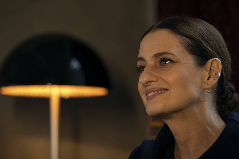 'Arte é mais que um direito. Arte é saúde mental', diz Denise Fraga