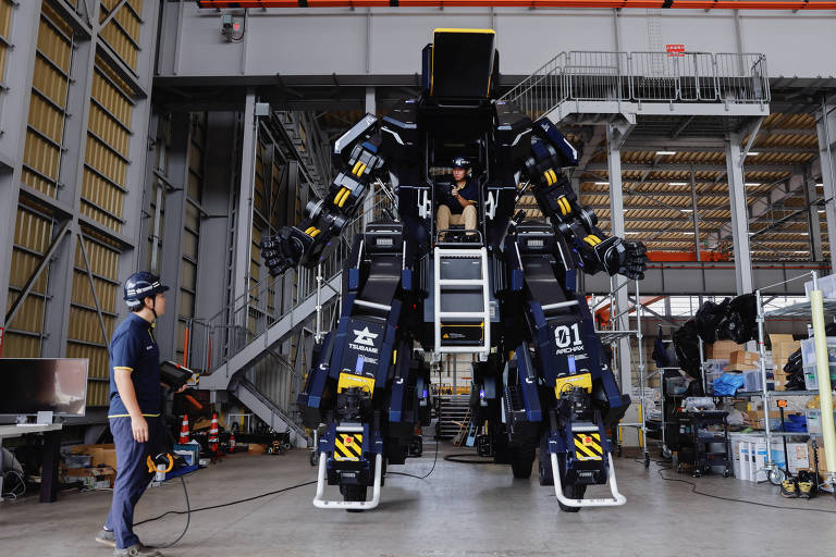 Startup cria 'Transformers' real com 4,5 m de altura e que custa US$ 3 milhões; veja fotos