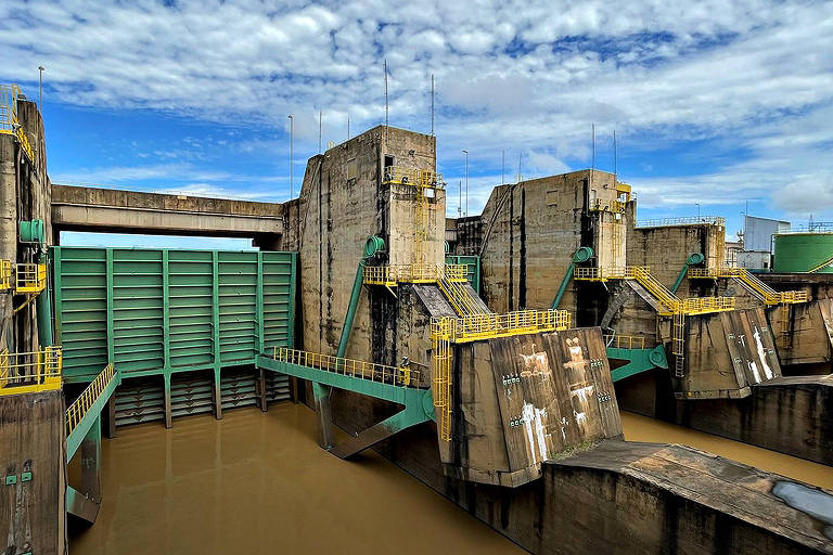 Quarta maior hidrelétrica do país suspende operação por seca no rio Madeira