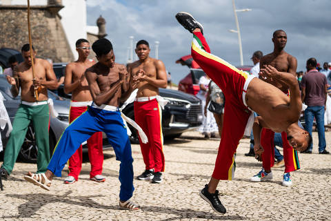 (230706) -- SALVADOR, July 6, 2023 (Xinhua) -- Local artists perform the Capoeira in Salvador, Bahia state, Brazil, July 4, 2023. (Xinhua/Wang Tiancong)