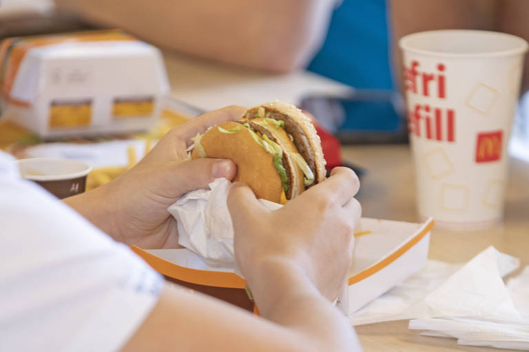 McDonald's lança programa de fidelidade que troca pontos por hambúrguer e sorvete