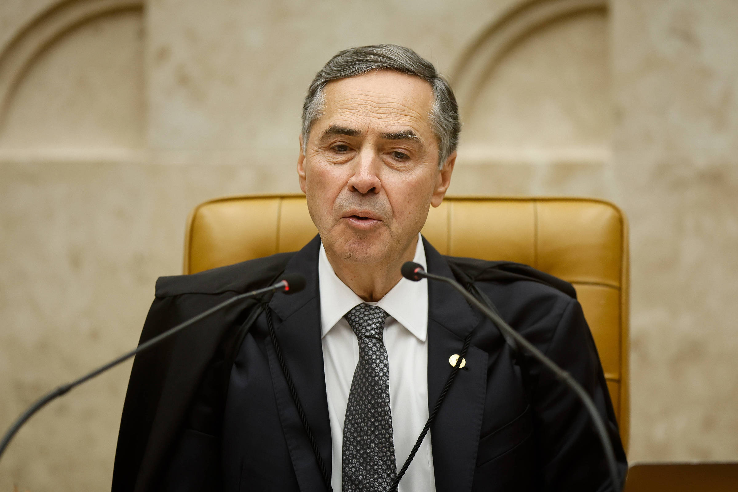 Barroso cobra regulação de big techs e fala em avenida de mentiras como estratégia política