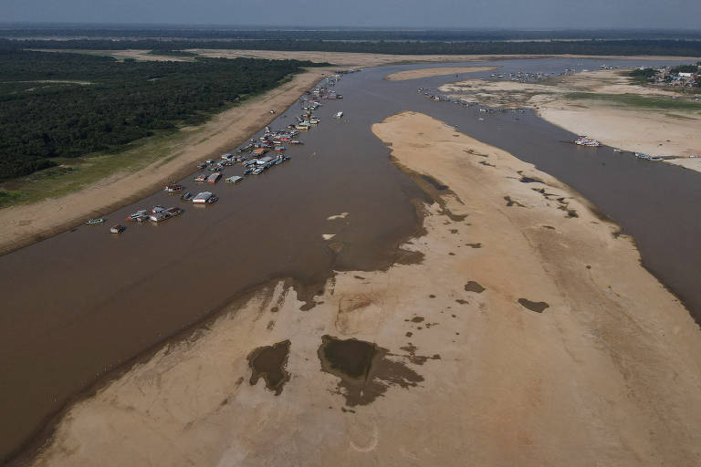 A combinação climática que está secando os rios da Amazônia - BBC News  Brasil