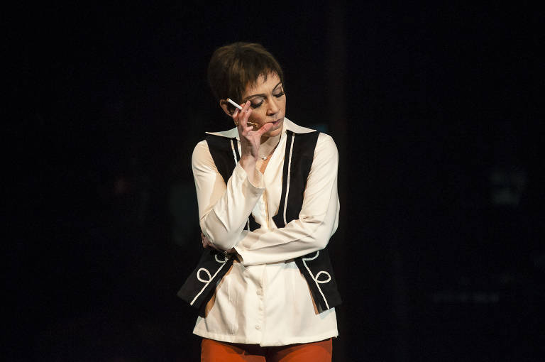 Laila Garin em cena da peça 'Elis, o Musical'