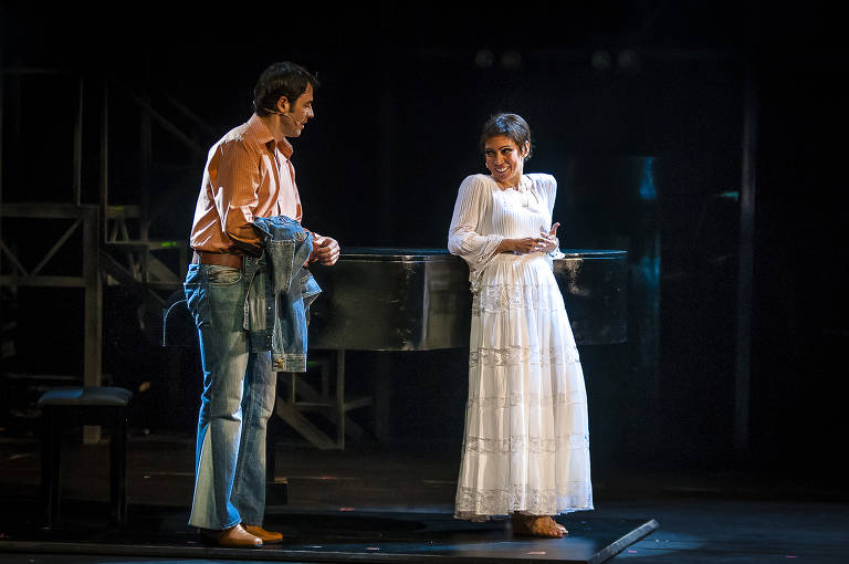 Laila Garin em cena da peça 'Elis, o Musical'