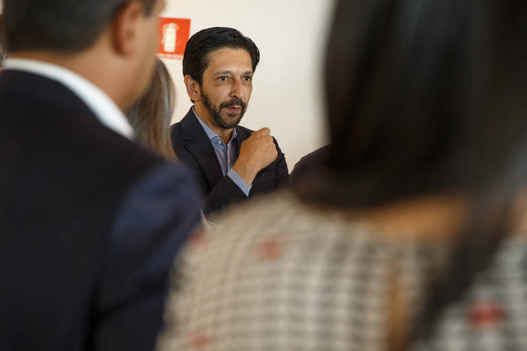 Ricardo Nunes foi criticado por ter dito que não tem proximidade com Bolsonaro nem com Lula; a fala ocorreu durante uma palestra para estudantes da Faap (Fundação Armando Álvares Penteado), em São Paulo