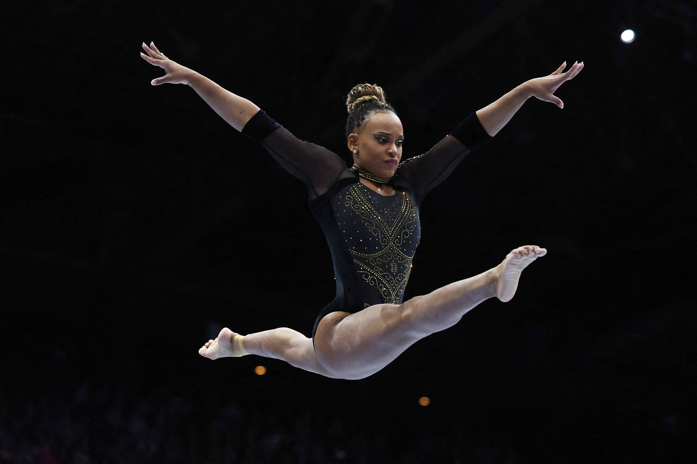 Equipe feminina do Brasil fatura prata inédita no Campeonato Mundial de  Ginástica