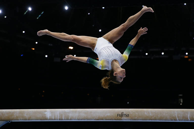 Seleção brasileira de ginástica feminina conquista inédita medalha de prata  no Mundial