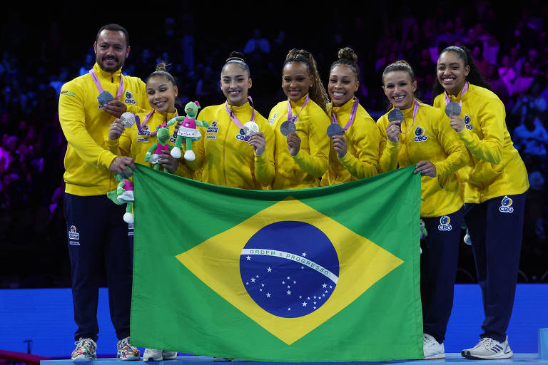 Brasil conquista a prata inédita na final feminina no Mundial de Ginástica 