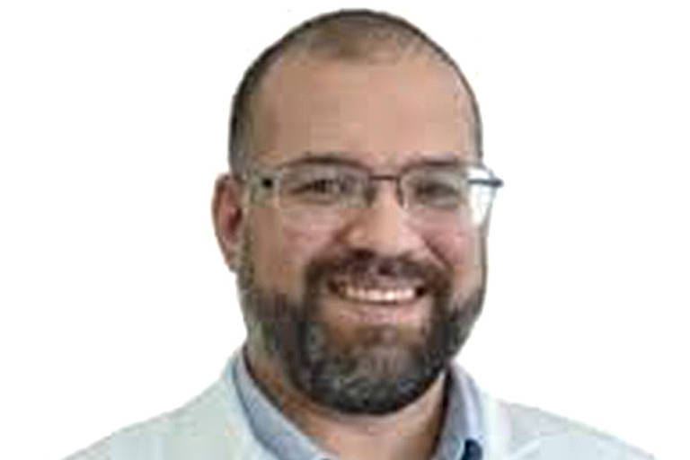 Médico Perseu Ribeiro Almeida