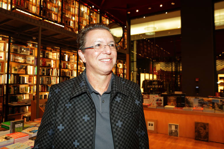 Boninho durante lancamento do livro "Até Nunca Mais", da jornalista e apresentadora Ana Furtado, na livraria Travessa. 