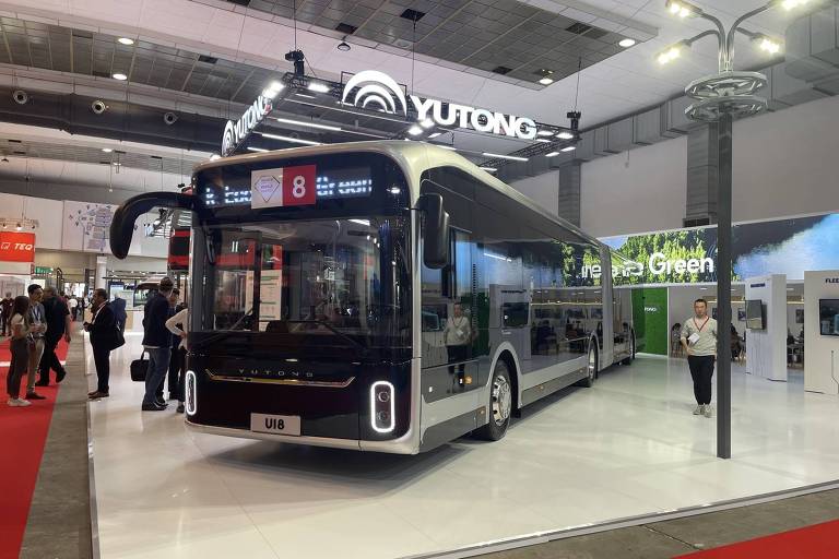Ônibus elétricos chineses ocupam um pavilhão inteiro na feira Busworld