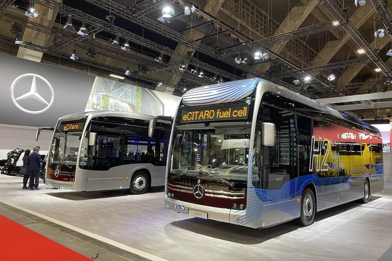 ônibus elétrico da Mercedes-Benz é exibido na feira Busworld