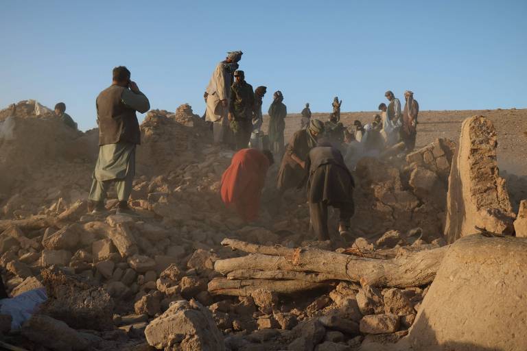 Terremoto mata mais de 2.000 e deixa ao menos 9.000 feridos no Afeganistão