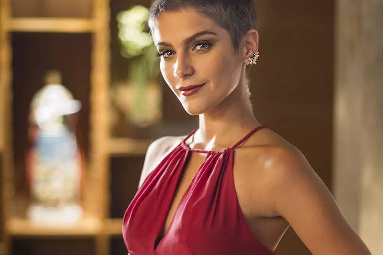 A atriz Isabella Santoni, 28, se tornou embaixadora de uma instituição particular de atendimentos voltados à endometriose