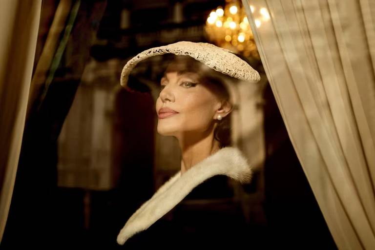 Angelina Jolie como Maria Callas em 'Maria'