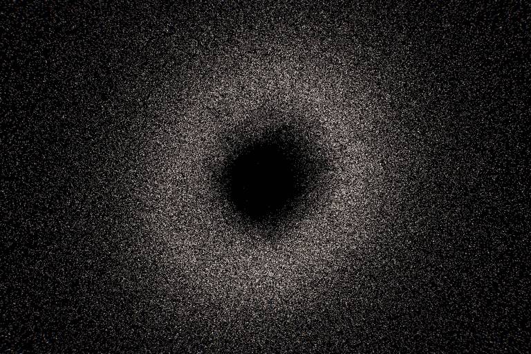 Imagem feita em 2022 pelo telescópio espacial Gaia do aglomerado de Omega Centauri, o maior que pode ser observado da Terra. A imagem circular parece um donut com um centro vazio