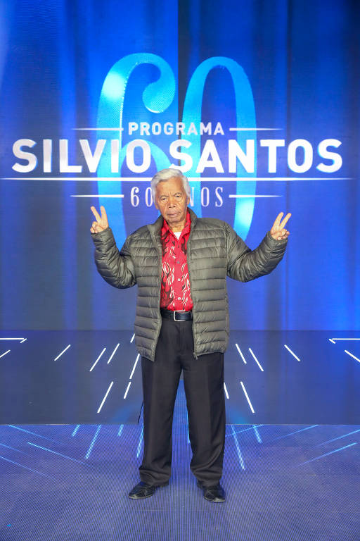 Roque, assistente de palco do Silvio Santos e do SBT, tem piora e volta  para a UTI 