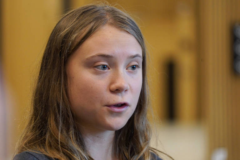 Greta Thunberg é multada novamente por desobedecer polícia na Suécia