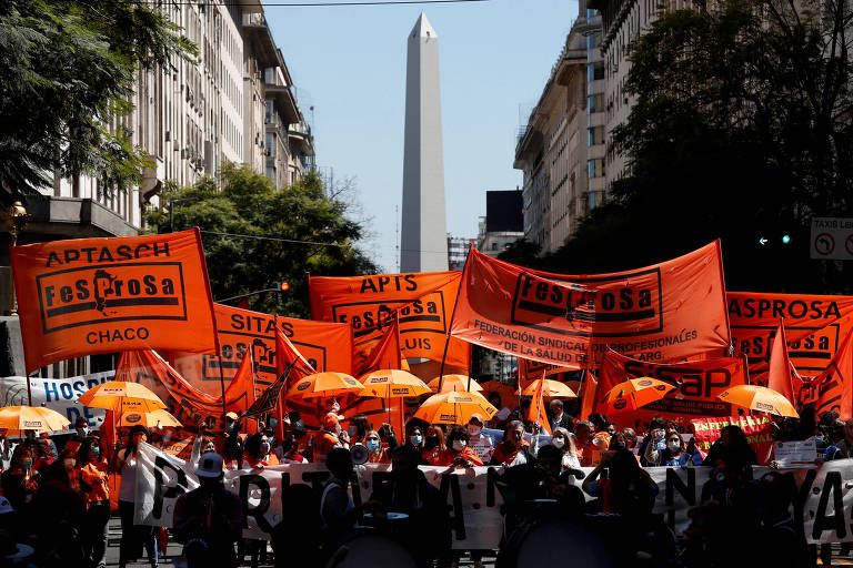 Sindicatos argentinos relatam tensão e temem 'novo 2001' se Milei ganhar
