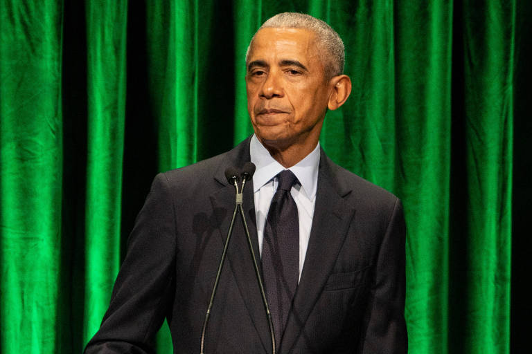 Barack Obama discursa durante evento beneficente em Nova York